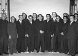 1955年12月，周恩来总理和李四光、竺可桢、吴有训副院长会见参加我国抗生素学术会议的外国科学家